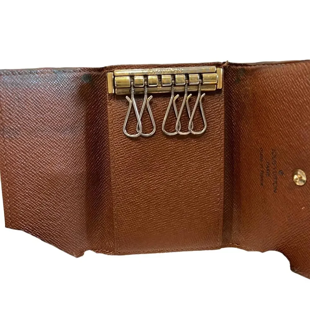 Louis Vuitton Monogram Leather Key Holder (LVXX016)